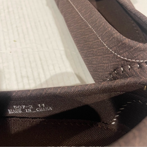 Men’s Chuxx Brown Business Casual Slip On Loafers Size 11 US - Picture 7 of 7